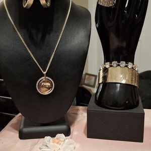 Elegant Gold and Silver Pendant Necklace